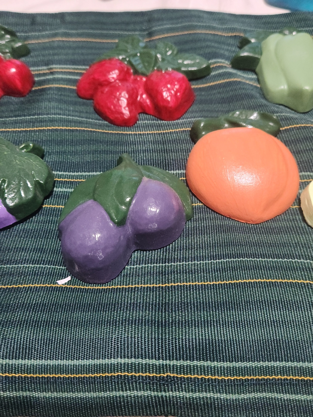 Vintage 7 Pcs Chalkware Fruits And Veggies